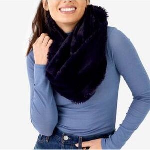NEW The Jetset Diaries Midnight Navy Faux Fur Infinity Scarf